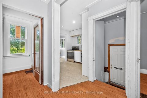 Photo 16 at 85 Maple Avenue, City Centre, Barrie