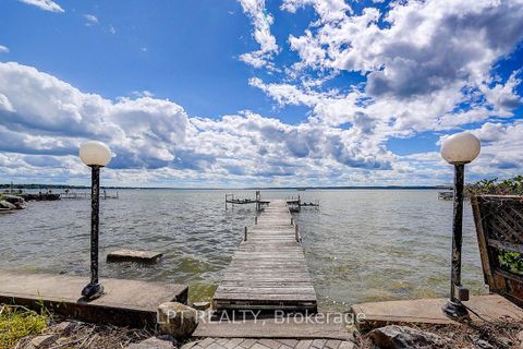 Photo 2 at 38 Metropolitan Crescent, Keswick North, Georgina
