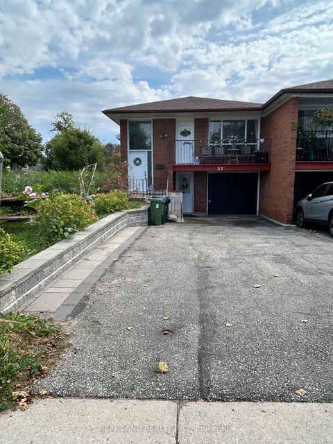 Photo 1 at 37 Pawnee Avenue, Pleasant View, Toronto