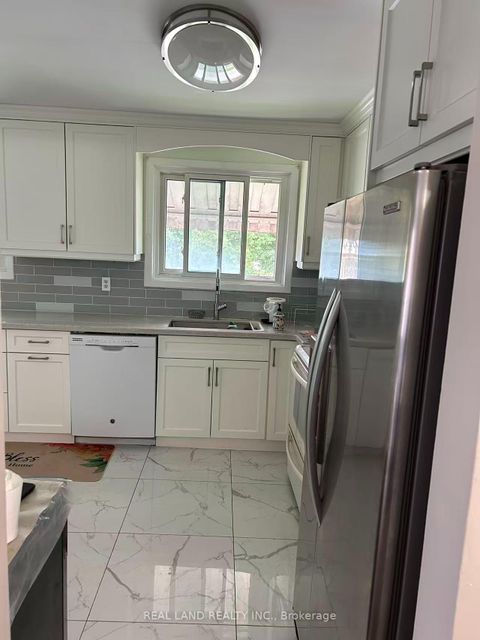 Photo 6 at 37 Pawnee Avenue, Pleasant View, Toronto