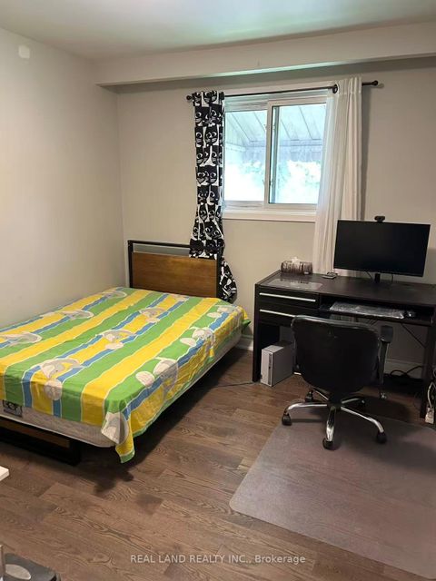 Photo 9 at 37 Pawnee Avenue, Pleasant View, Toronto