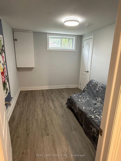 Photo 14 at 37 Pawnee Avenue, Pleasant View, Toronto