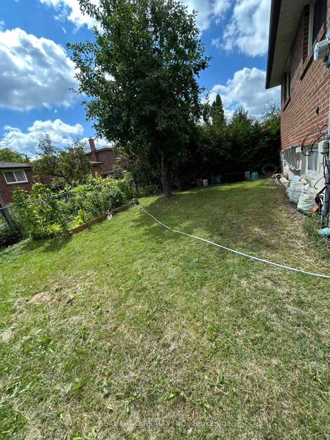 Photo 21 at 37 Pawnee Avenue, Pleasant View, Toronto