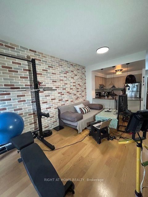 Photo 20 at 403 - 2 Maison Parc Court, Lakeview Estates, Vaughan
