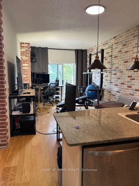 Photo 29 at 403 - 2 Maison Parc Court, Lakeview Estates, Vaughan