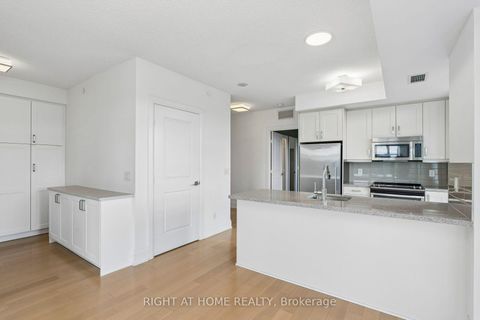 Photo 4 at 717 - 2 Old Mill Drive, Swansea, Toronto