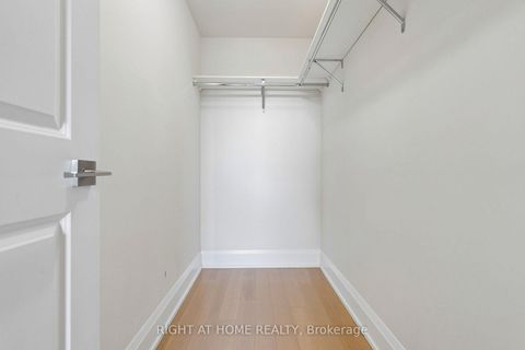 Photo 7 at 717 - 2 Old Mill Drive, Swansea, Toronto