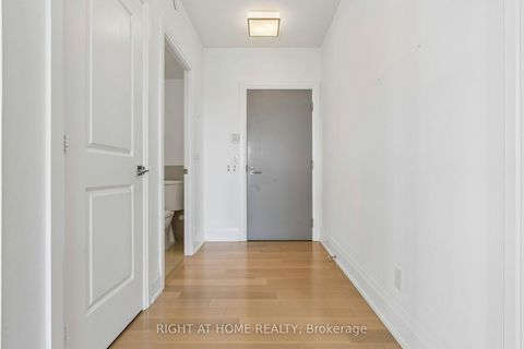 Photo 16 at 717 - 2 Old Mill Drive, Swansea, Toronto