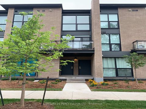 Photo 2 at 9B Falaise Road, West Hill, Toronto