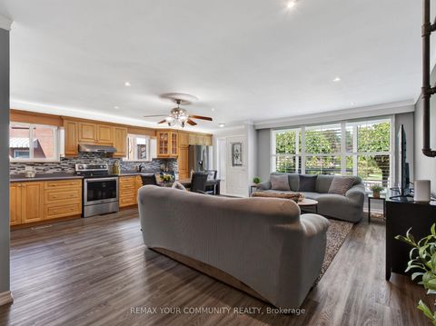 Photo 8 at 36 Crossbow Crescent, Pleasant View, Toronto