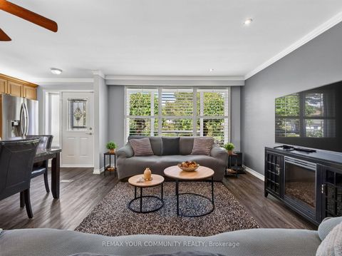 Photo 10 at 36 Crossbow Crescent, Pleasant View, Toronto