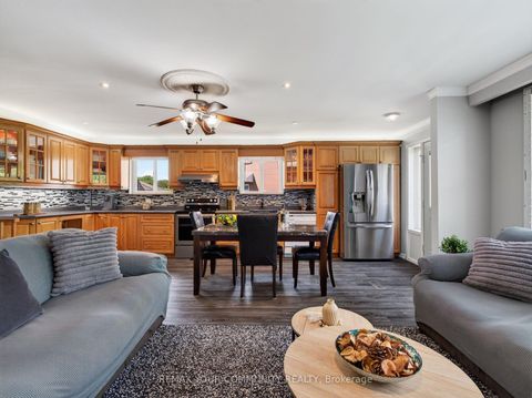 Photo 11 at 36 Crossbow Crescent, Pleasant View, Toronto