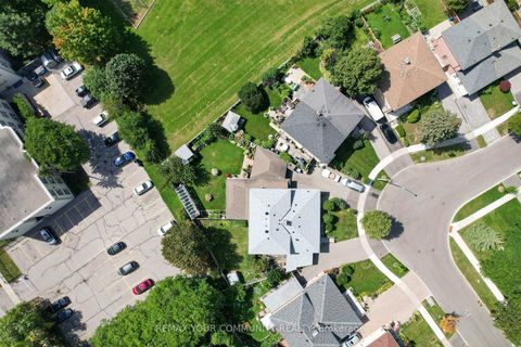 Photo 45 at 36 Crossbow Crescent, Pleasant View, Toronto