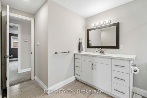 Photo 24 at 138 Lillian Crescent, Sunnidale, Barrie