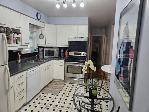 Photo 4 at 28 Glen Echo Road, Lawrence Park North, Toronto