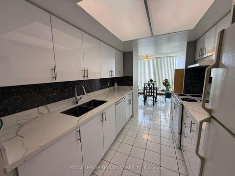Photo 3 at 407 - 3 Rowntree Road, Jamestown, Toronto