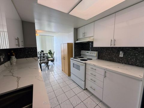 Photo 4 at 407 - 3 Rowntree Road, Jamestown, Toronto