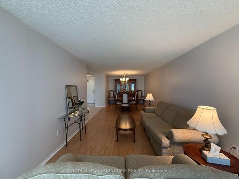 Photo 7 at 407 - 3 Rowntree Road, Jamestown, Toronto