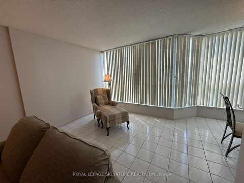 Photo 8 at 407 - 3 Rowntree Road, Jamestown, Toronto