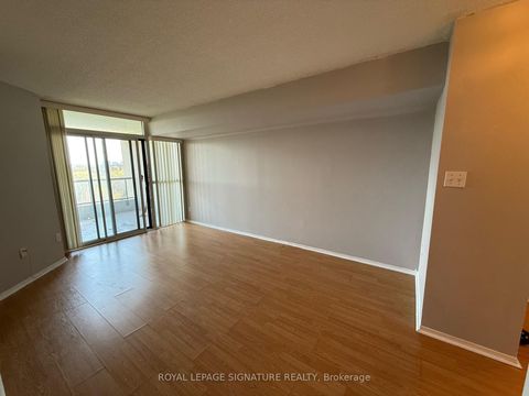 Photo 10 at 407 - 3 Rowntree Road, Jamestown, Toronto