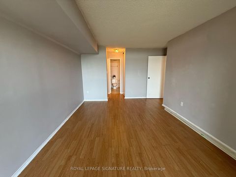 Photo 12 at 407 - 3 Rowntree Road, Jamestown, Toronto