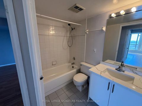 Photo 13 at 407 - 3 Rowntree Road, Jamestown, Toronto