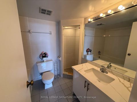 Photo 14 at 407 - 3 Rowntree Road, Jamestown, Toronto