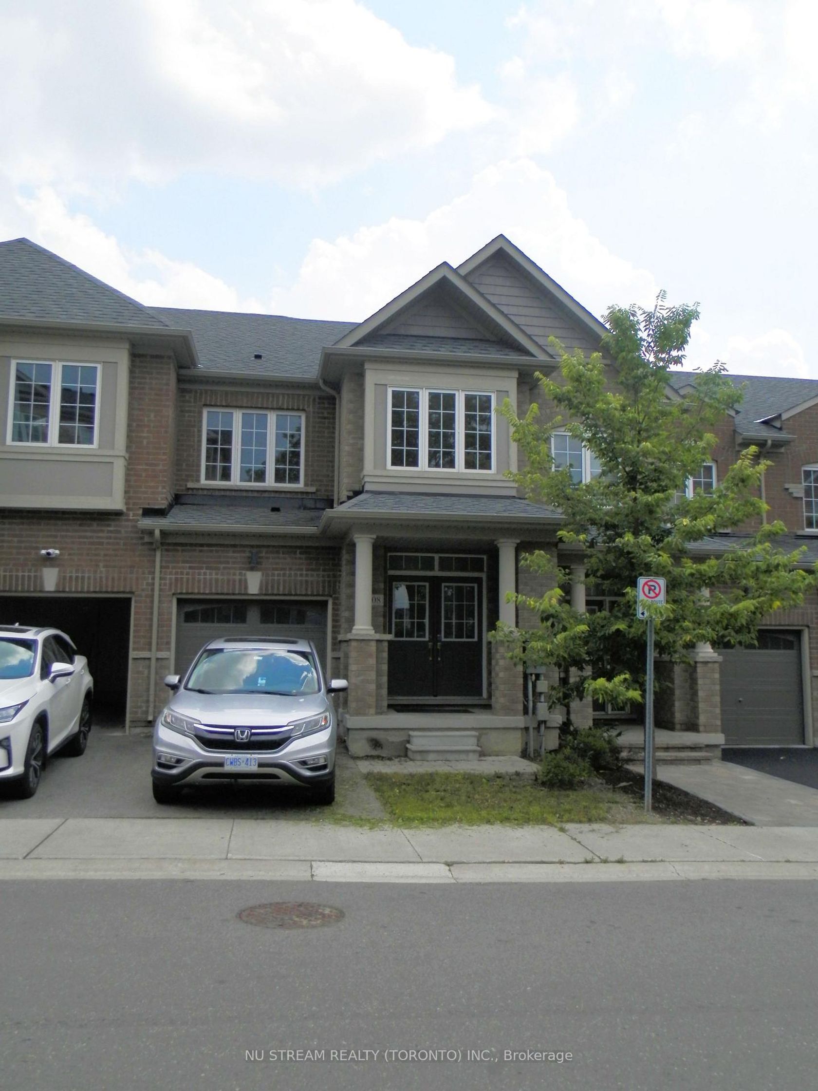 208 Harding Park Street, Glenway Estates, Newmarket photo number 2