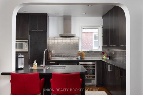 Photo 6 at 8 Woodland Park Road, Cliffside, Toronto