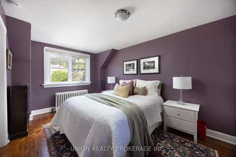 Photo 11 at 8 Woodland Park Road, Cliffside, Toronto