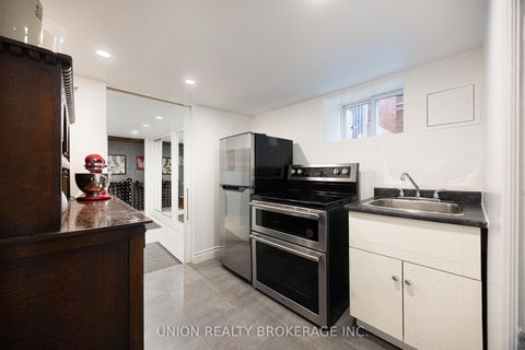Photo 24 at 8 Woodland Park Road, Cliffside, Toronto
