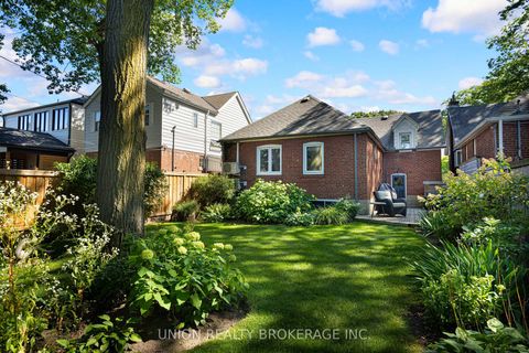 Photo 35 at 8 Woodland Park Road, Cliffside, Toronto