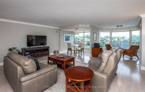 Photo 6 at 602 - 7300 Yonge Street, Yorkhill, Vaughan