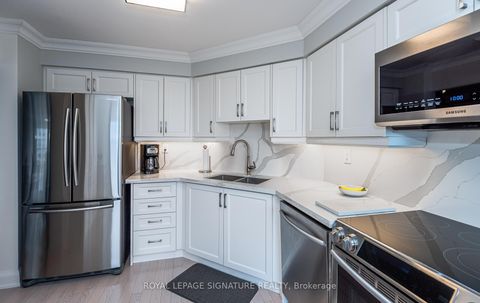 Photo 13 at 602 - 7300 Yonge Street, Yorkhill, Vaughan
