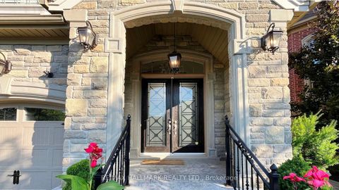 Photo 3 at 39 Lilly Valley Crescent, King City, King