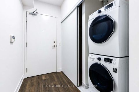 Photo 2 at 2308 - 99 Broadway Avenue, Mount Pleasant West, Toronto