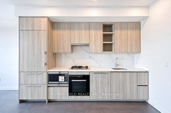 Photo 11 at 229 - 75 Billes Heights, Bayview Village, Toronto