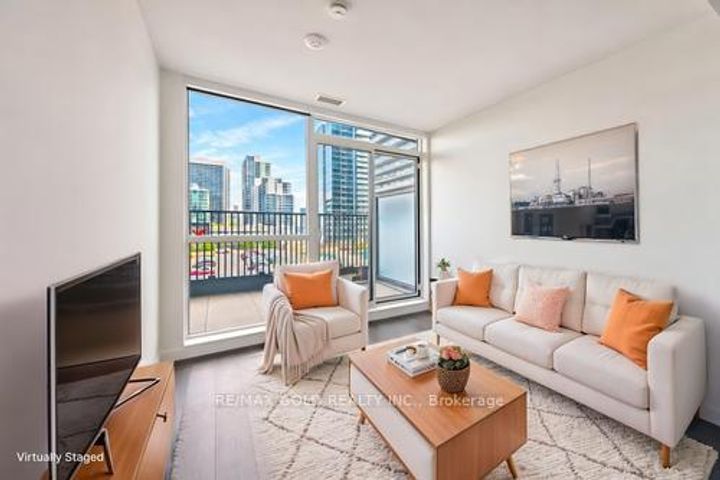 Photo 15 at 229 - 75 Billes Heights, Bayview Village, Toronto