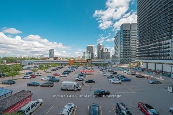 Photo 38 at 229 - 75 Billes Heights, Bayview Village, Toronto