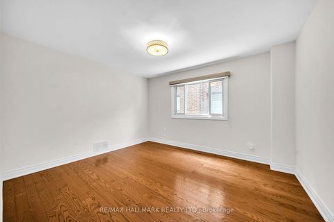 Photo 7 at 17 Twin Circle Court, Branson, Toronto