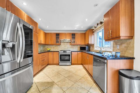 Photo 9 at 17 Twin Circle Court, Branson, Toronto