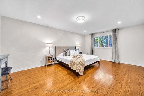 Photo 16 at 17 Twin Circle Court, Branson, Toronto