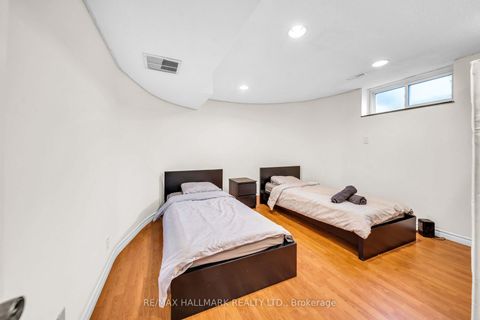 Photo 27 at 17 Twin Circle Court, Branson, Toronto