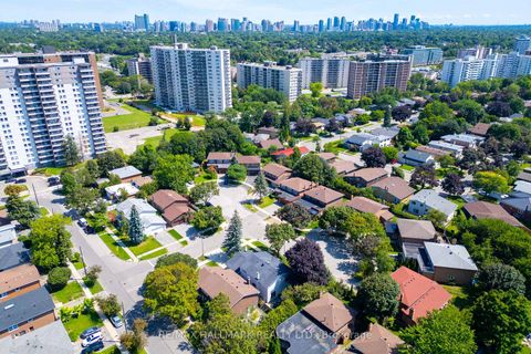 Photo 33 at 17 Twin Circle Court, Branson, Toronto