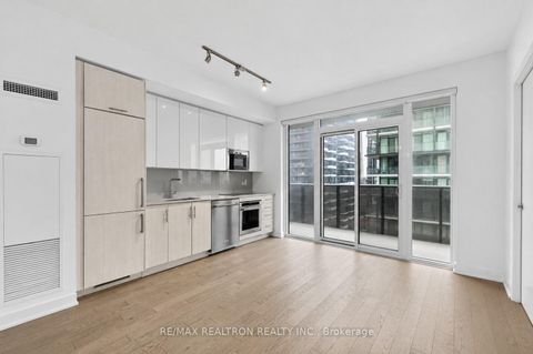 Photo 2 at 2203 - 330 Richmond Street W, Waterfront Communities C1, Toronto