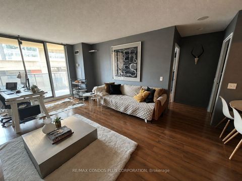 Photo 1 at 808 - 750 Bay Street, Bay Street Corridor, Toronto