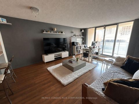 Photo 2 at 808 - 750 Bay Street, Bay Street Corridor, Toronto