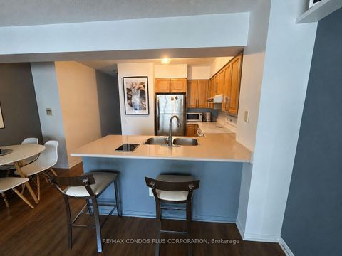 Photo 3 at 808 - 750 Bay Street, Bay Street Corridor, Toronto