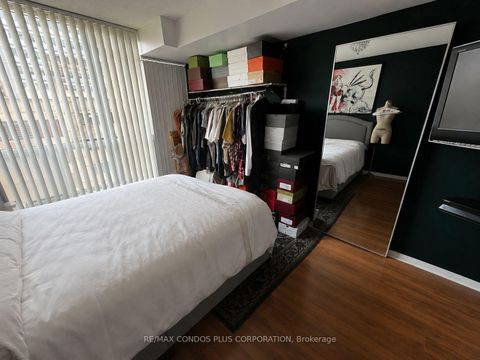 Photo 6 at 808 - 750 Bay Street, Bay Street Corridor, Toronto