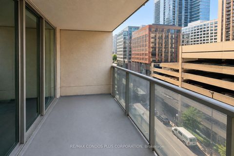 Photo 8 at 808 - 750 Bay Street, Bay Street Corridor, Toronto